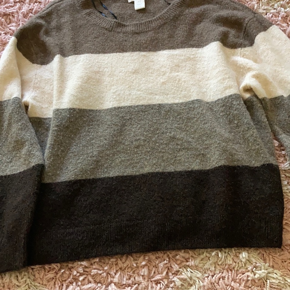 H&M size Medium sweater. 4 shades of colours